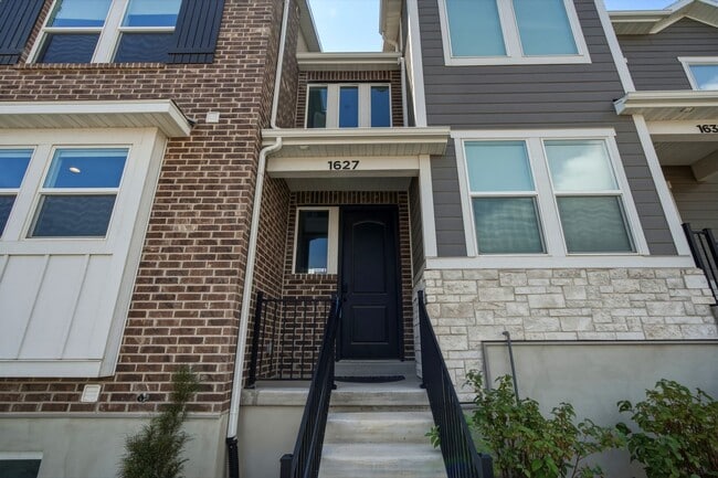 Photo - 1627 W Talus Rdg Dr