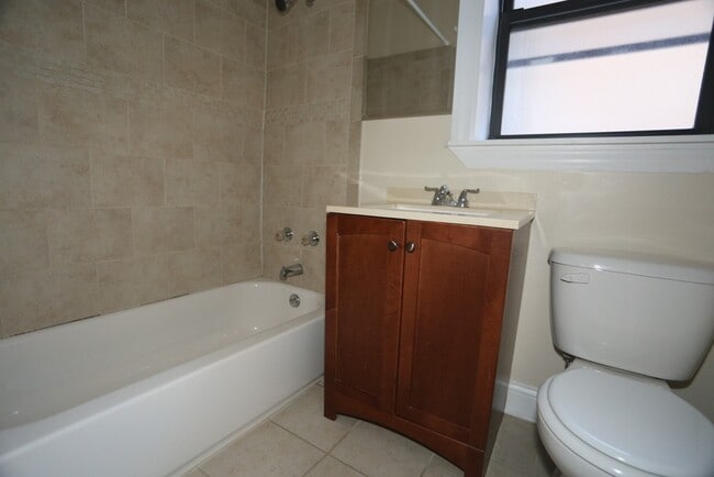 Photo - 1314 N Dearborn St Unit 3C