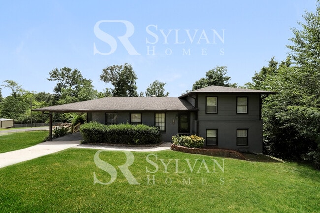 Building Photo - Cute, cozy and comfortable