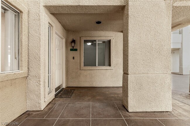 Building Photo - 210 E Flamingo Rd Unit 105