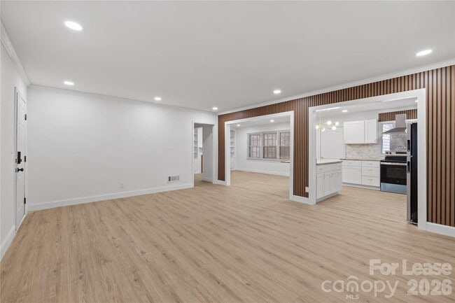 Photo - 631 Townsend Ave