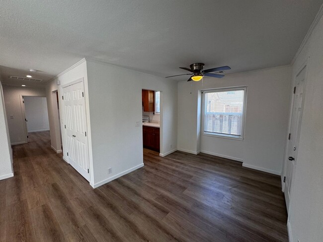 Photo - Newly Remodeled Spacious 3BD/2BA Property ... Unit 22846