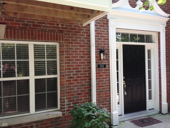 Photo - 998 3rd Ave NW