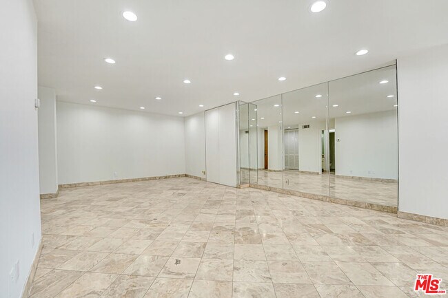 Photo - 10747 Wilshire Blvd Unit 905