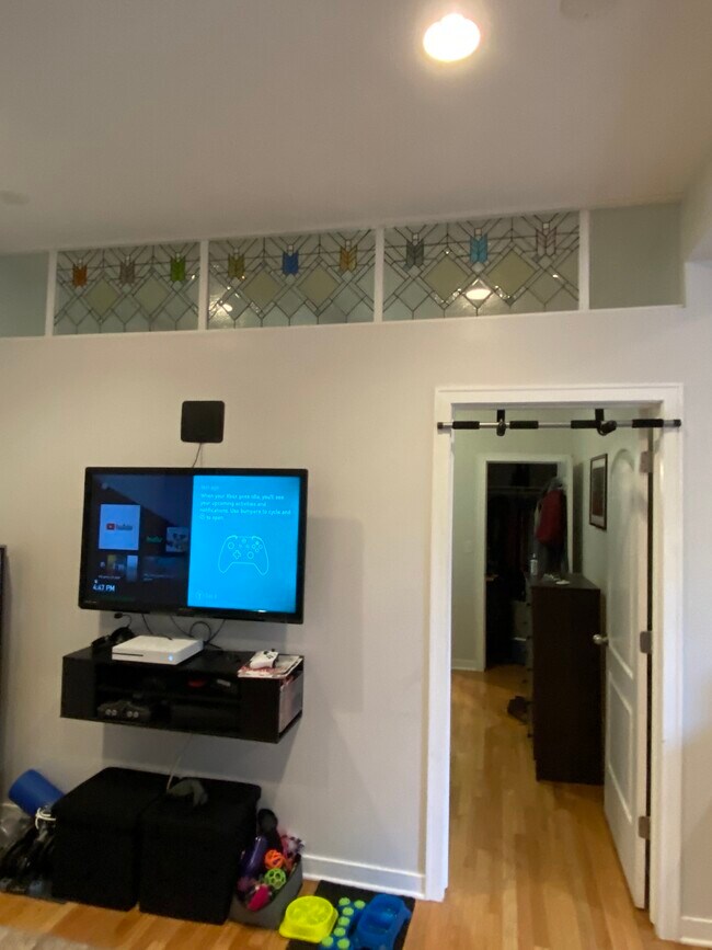 Photo - 1510 N Greenview Ave Unit 2R