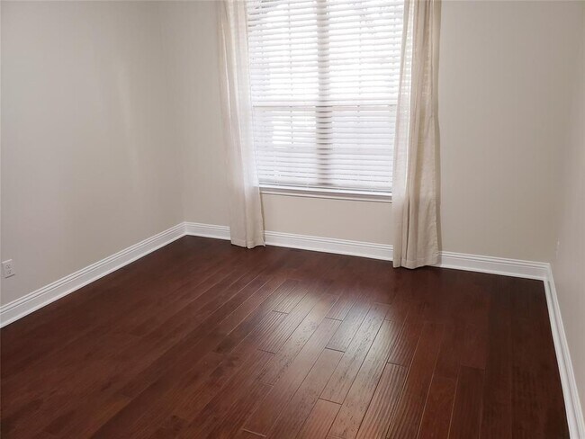 Photo - 8305 Turning Trail