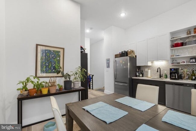 Photo - 212 Catharine St Unit 1