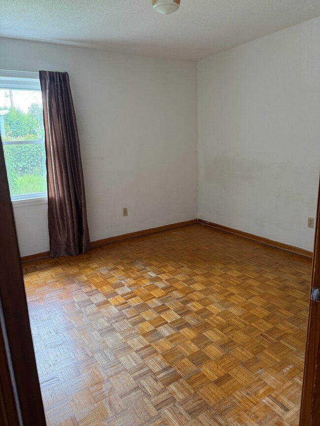 Photo - 4087 Parkchester Ave