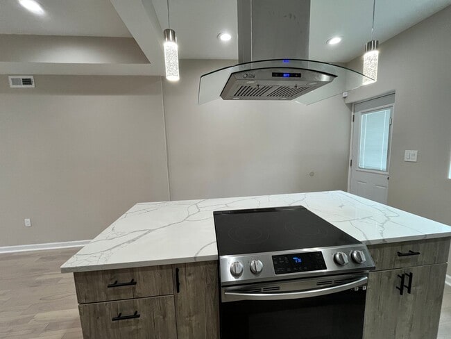 Photo - 1416 N Dover St