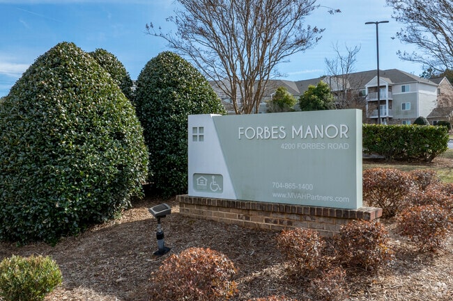 Forbes Manor - Forbes Manor