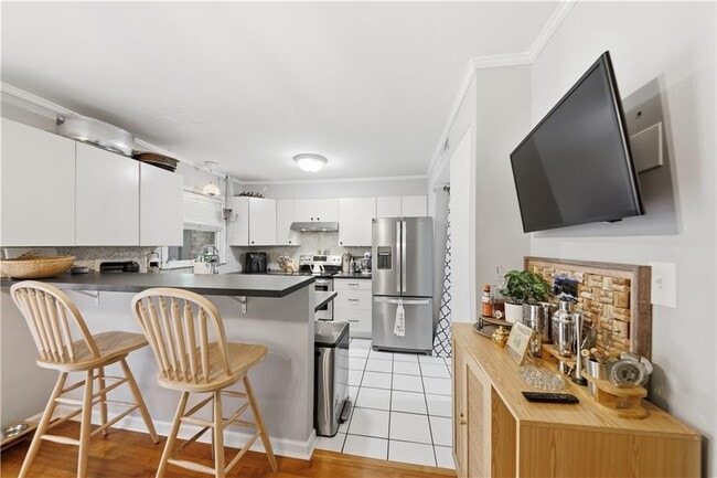 Photo - 174 Maribeau Square NW