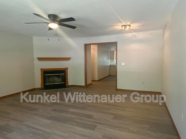 Photo - 111 Twin Oaks Dr