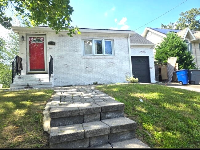 Photo - 2359 Morse Ave