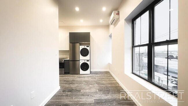 Photo - Beadel Street Unidad 2F