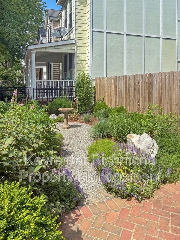Photo - 615 S Laurel St