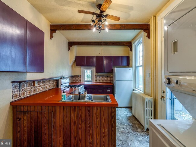 Photo - 524 Howard Ave