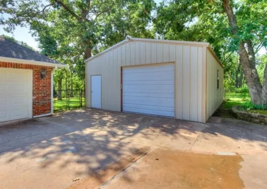 Photo - 1590 Deerwood Tr
