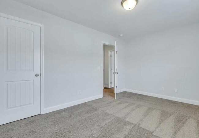 Photo - 3-bedroom, 2.5-bathroom Townhouse