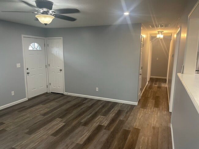 Photo - 1812 Briarwood Dr