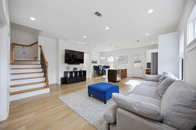 Building Photo - 8804 Knox St