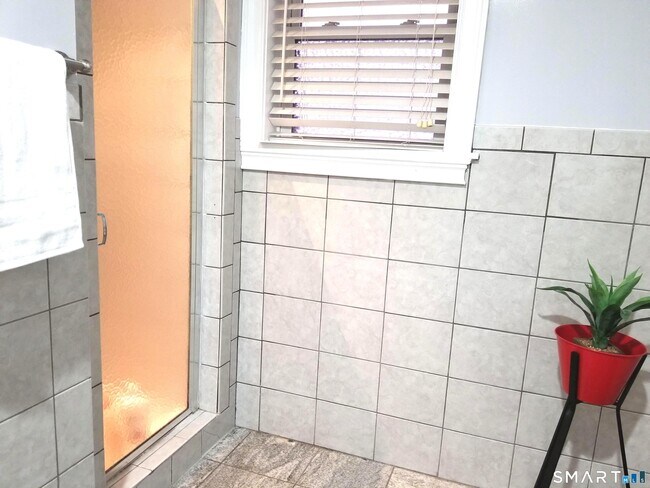 Photo - 1093 Shippan Ave