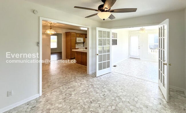 Photo - 57 Gladstone Dr