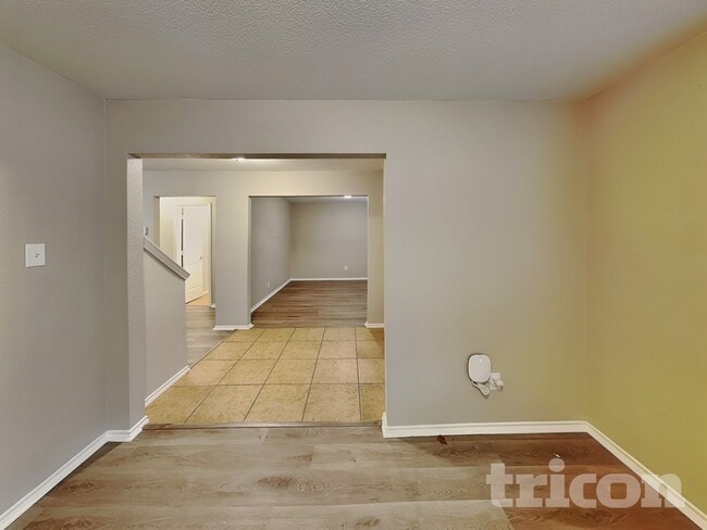 Photo - 834 Smokey Oak Dr