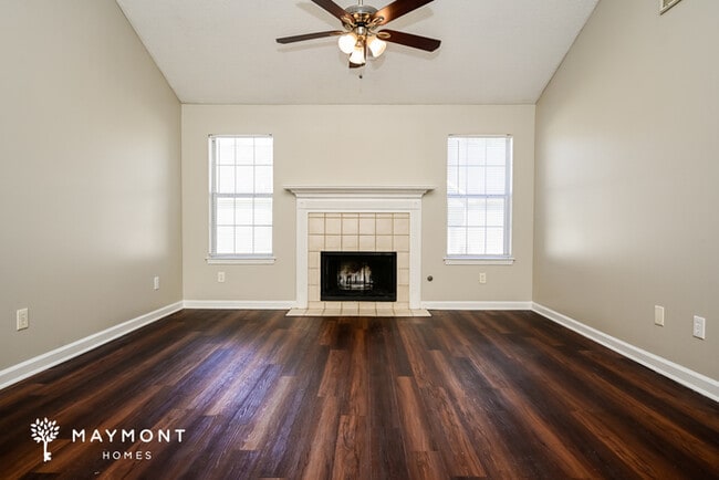 Photo - 1195 Foxwood Dr