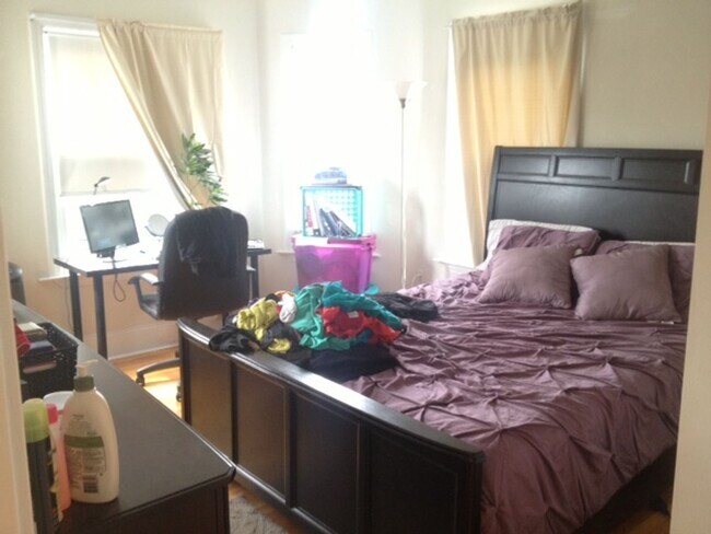 Photo - 3 bedroom with laundry in unit!