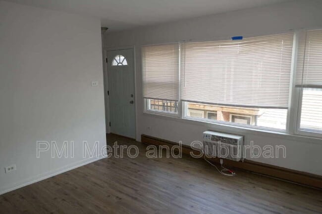 Photo - 748 E 5th Ct