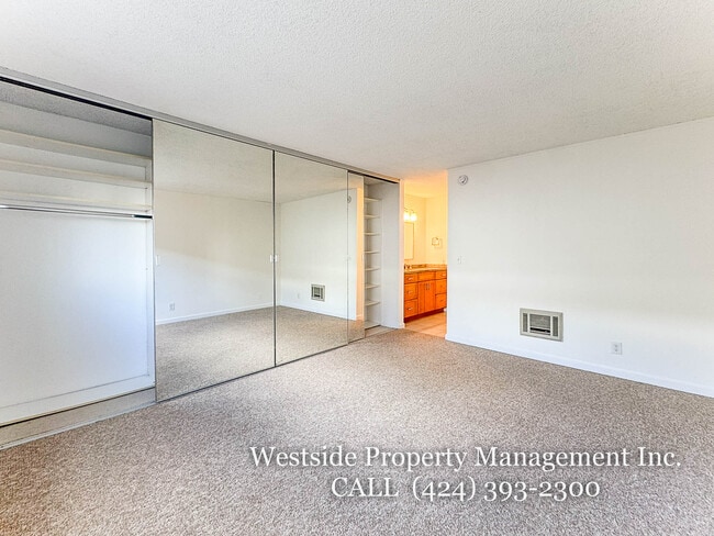 Photo - 11645 Montana Ave