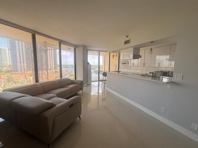 Building Photo - 19355 Turnberry Way Unit # 7B
