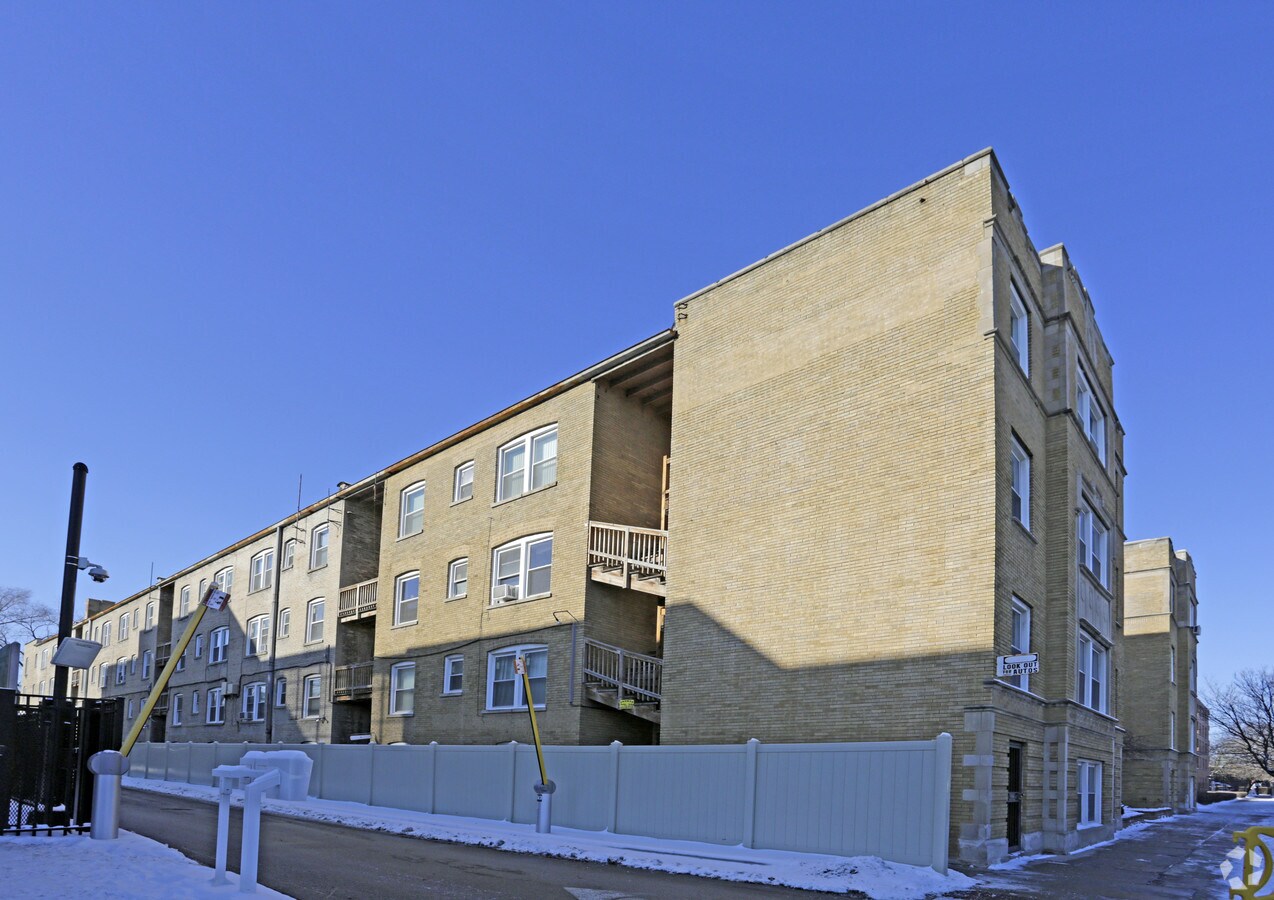 Wooded Isle Apartments - Wooded Isle Apartments