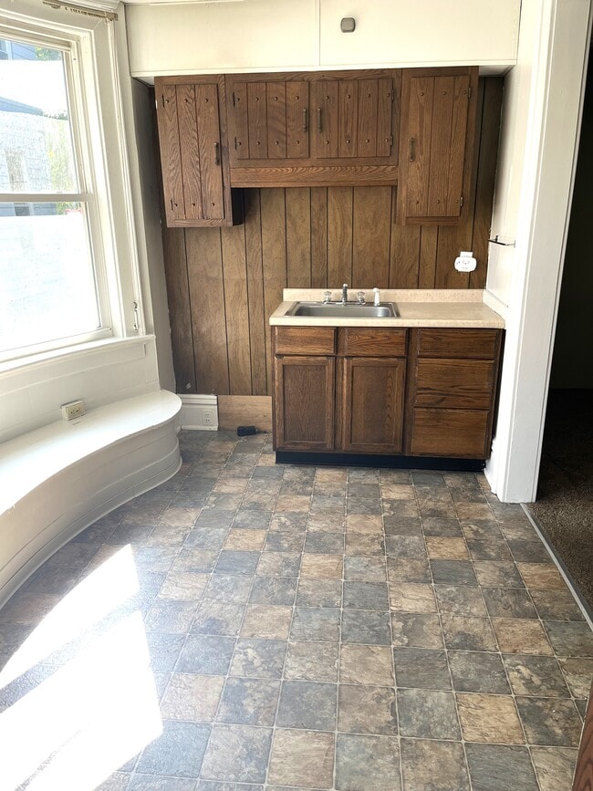 Photo - 257 W 8th St Unit 1