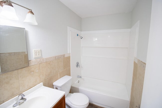 Photo - 2906 43rd St