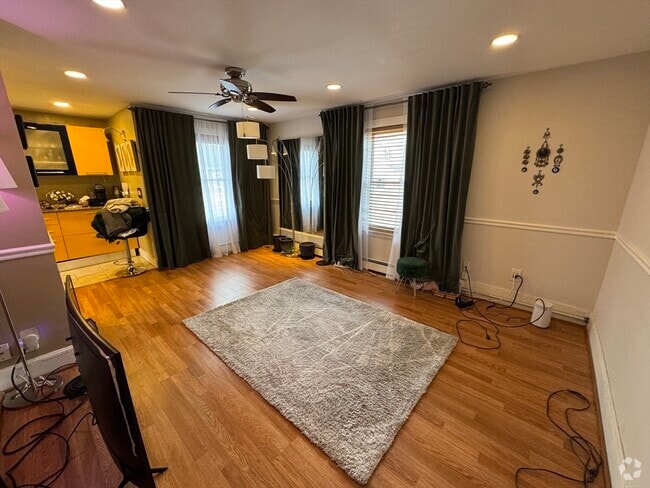 Building Photo - 18 Plimpton Ave Unit 2 Rental