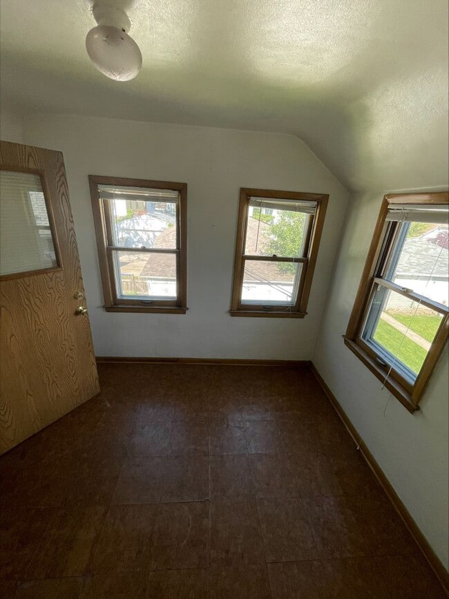 Photo - 3257 N Bremen St Apartment Unit Upper