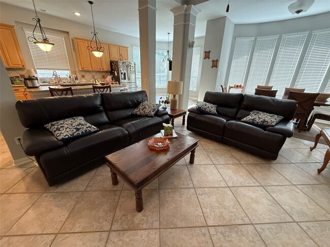 Photo - 814 Spring Mist Ct