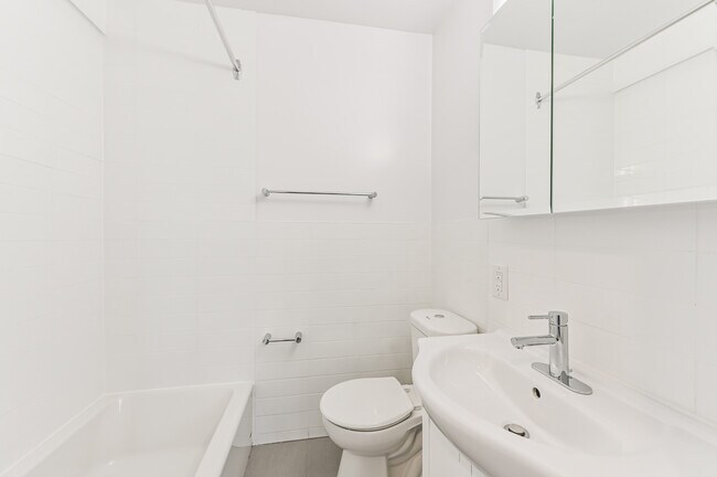 Photo - Skyliner Unit 00706