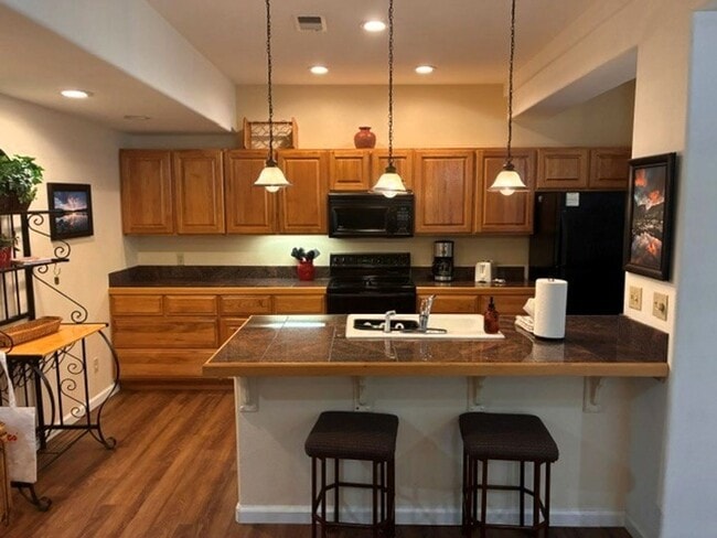 Photo - 54 Ensign Dr