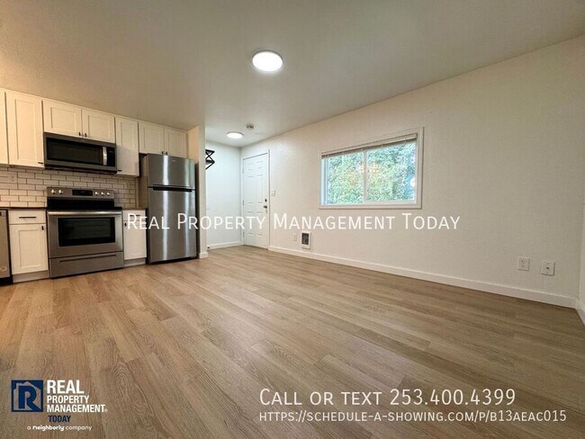 Photo - 7619 Douglas St W Unit 3