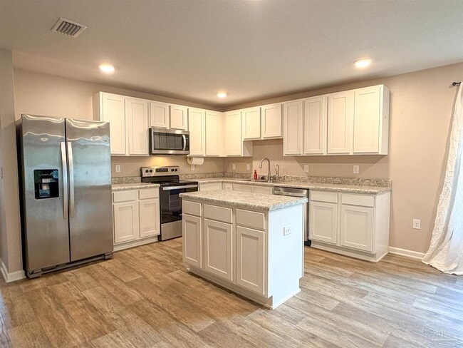 7305 Lakeside Oak Ct
