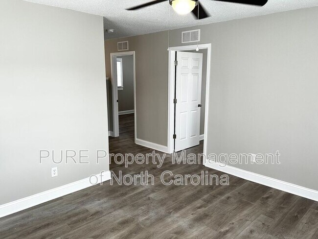 Photo - 208 S Lexington Dr