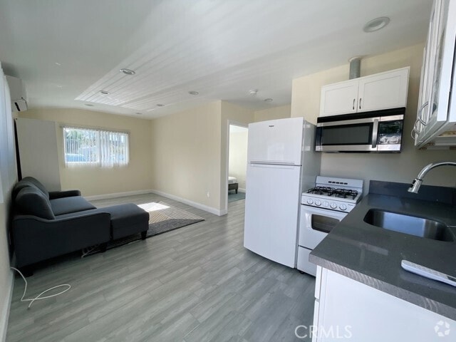 Building Photo - 20833 Martha St Rental