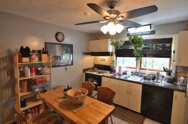 Building Photo - 59 Monadnock St Unit 3