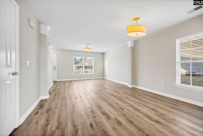 Photo - 153 Pennsylvania Ct