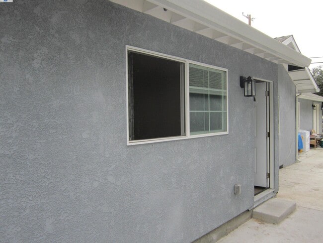 Photo - 29318 Dixon St