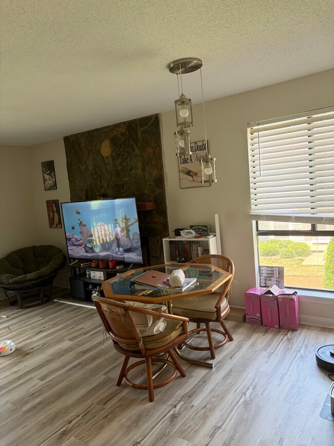 Photo - 148 Turnwood Ln
