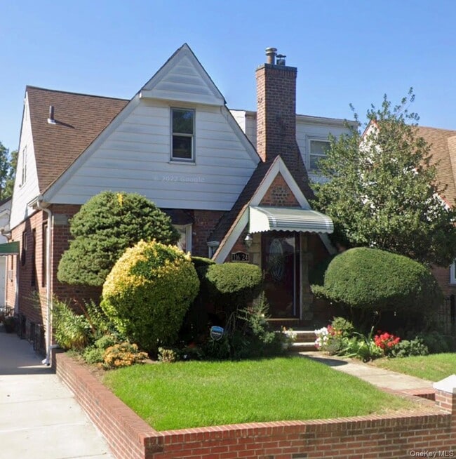 Building Photo - 116-39 220th St Unit 2