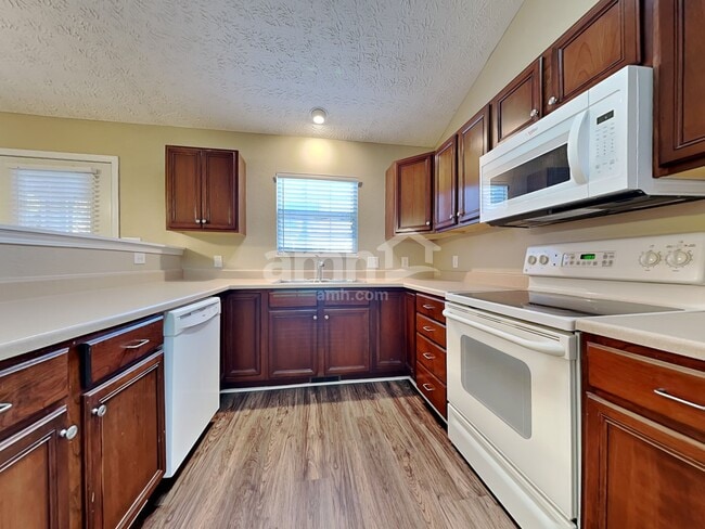 Photo - 1324 Hunters Way Ct